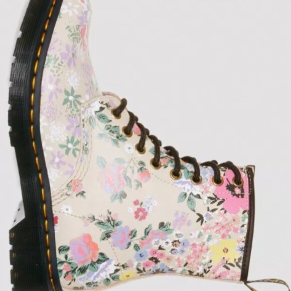 Dr Martens Boots - Picture 4 of 5